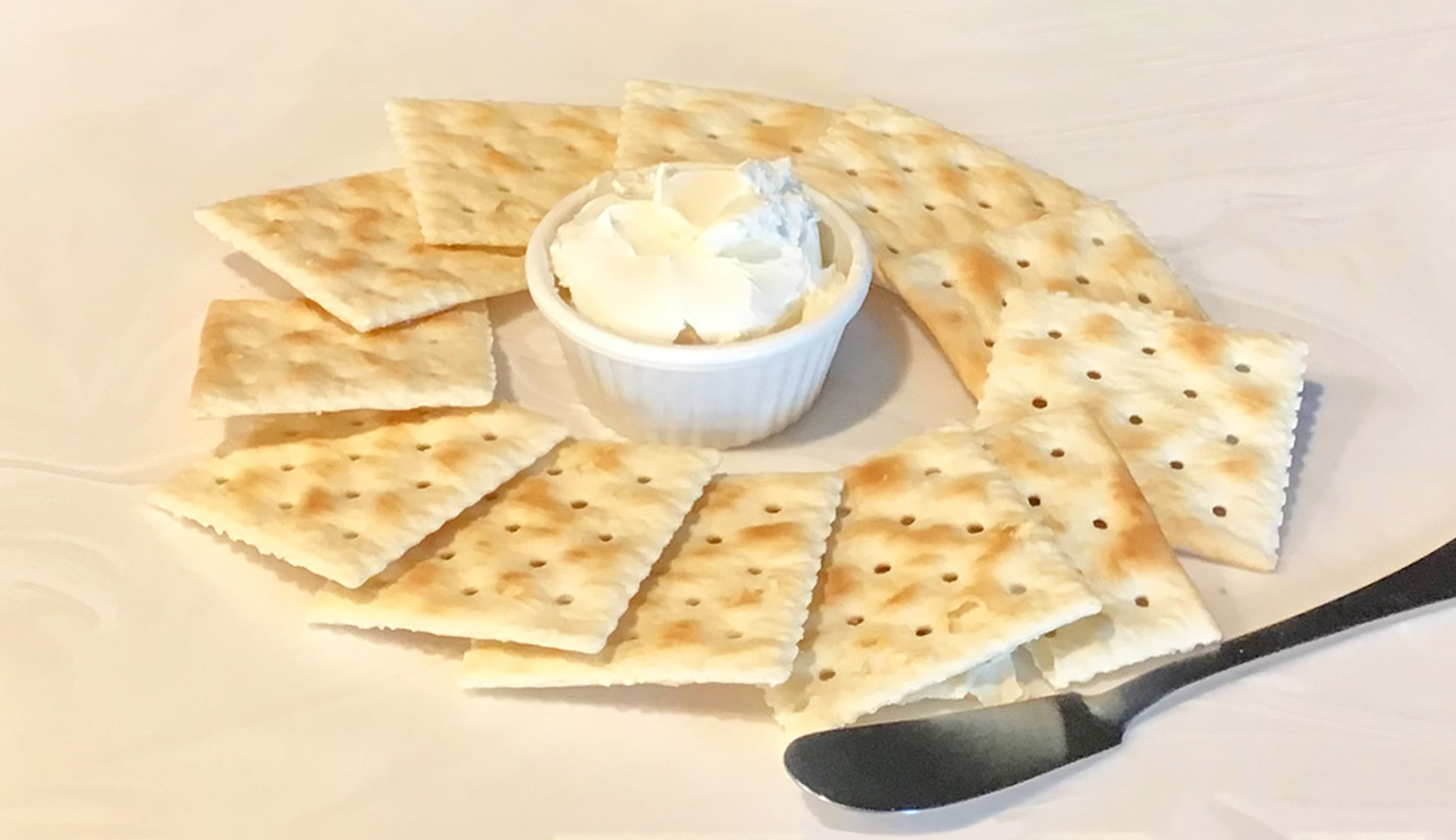 Cream chees and cracker